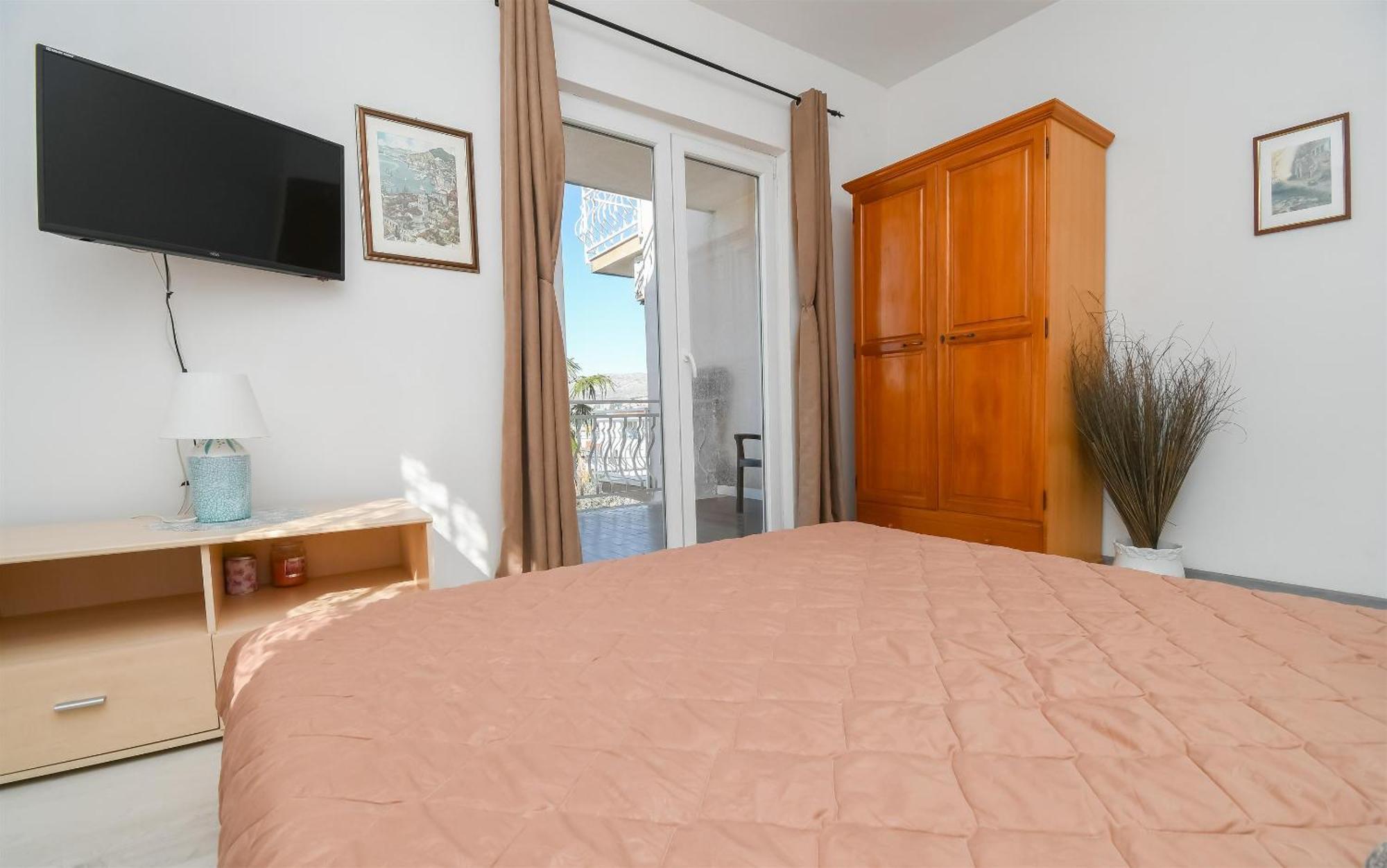 Apartments Biserka - 50 M From Beach Trogir Exterior foto